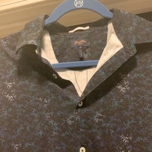 Mens L long sleeved button up, nwot